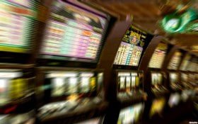 slots33